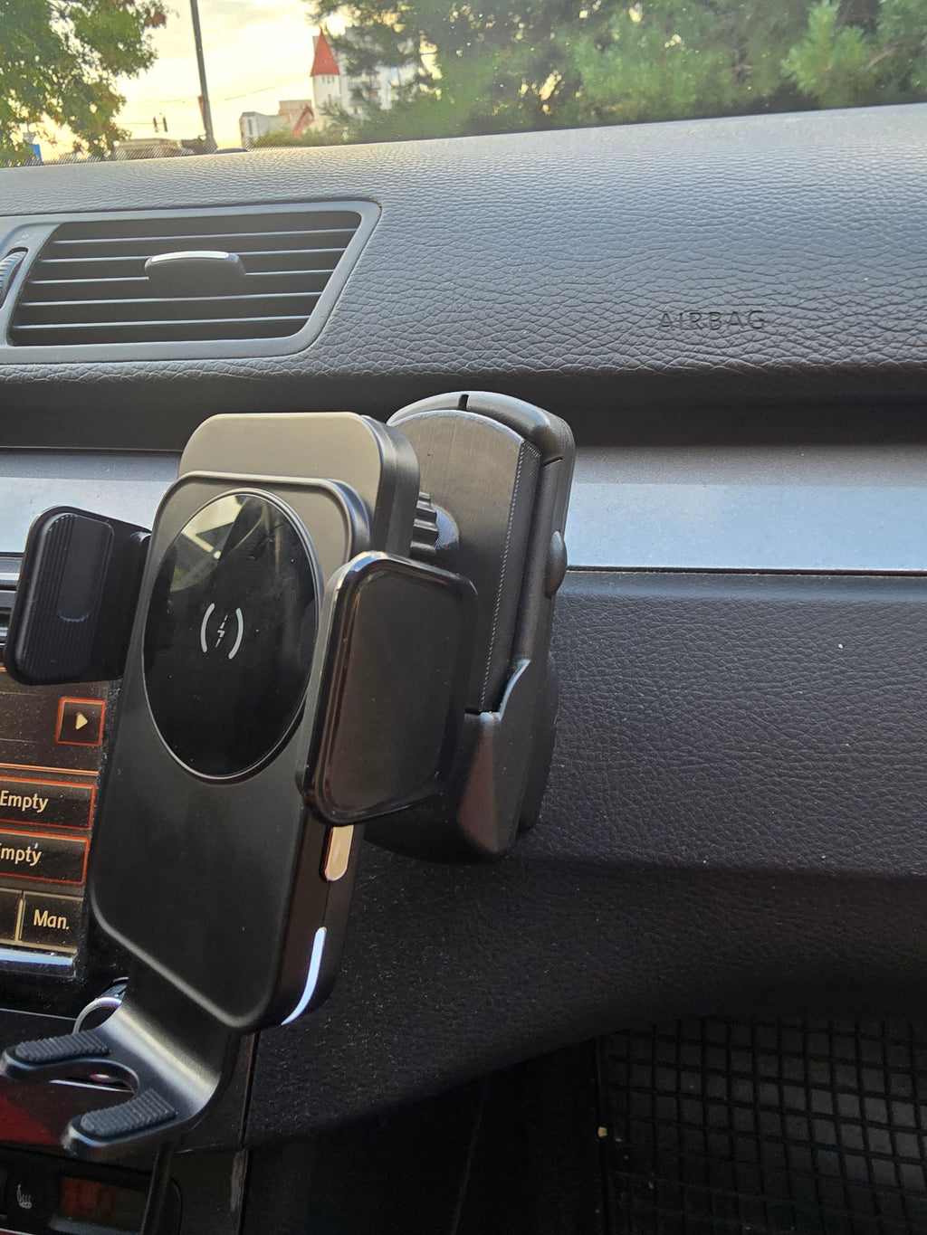 Suport telefon dedicat Passat B6