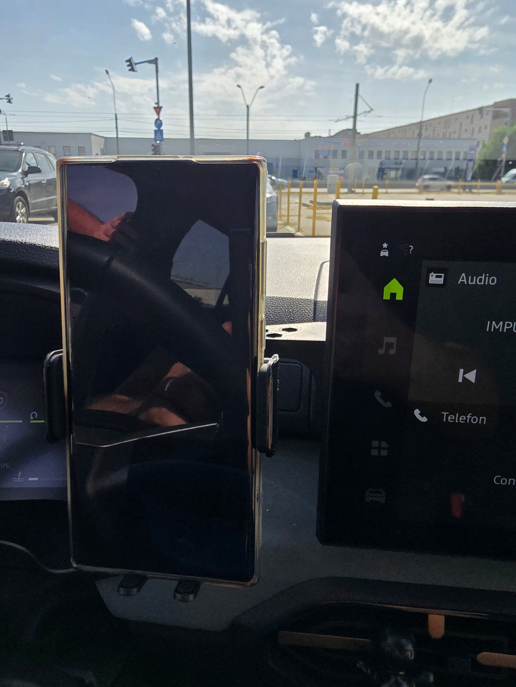 Suport telefon dedicat Dacia Logan 3